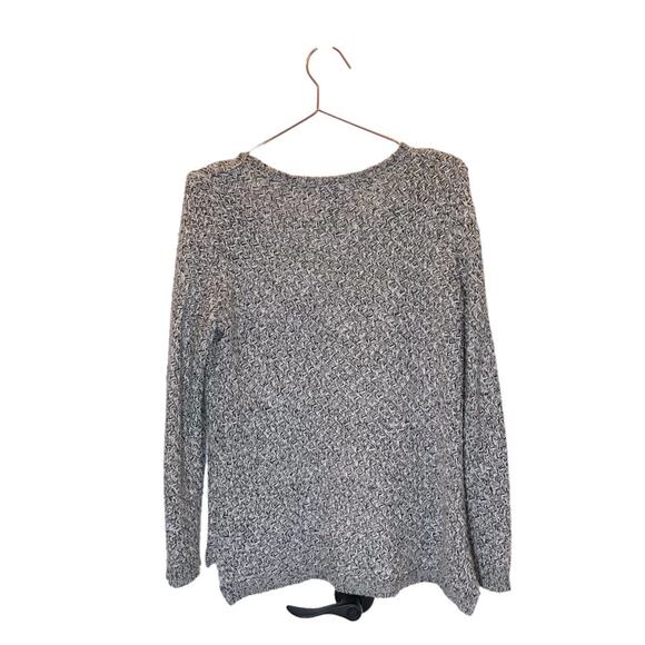 White House Black Market knit gray and white Sweater size small - Picture 2 of 7